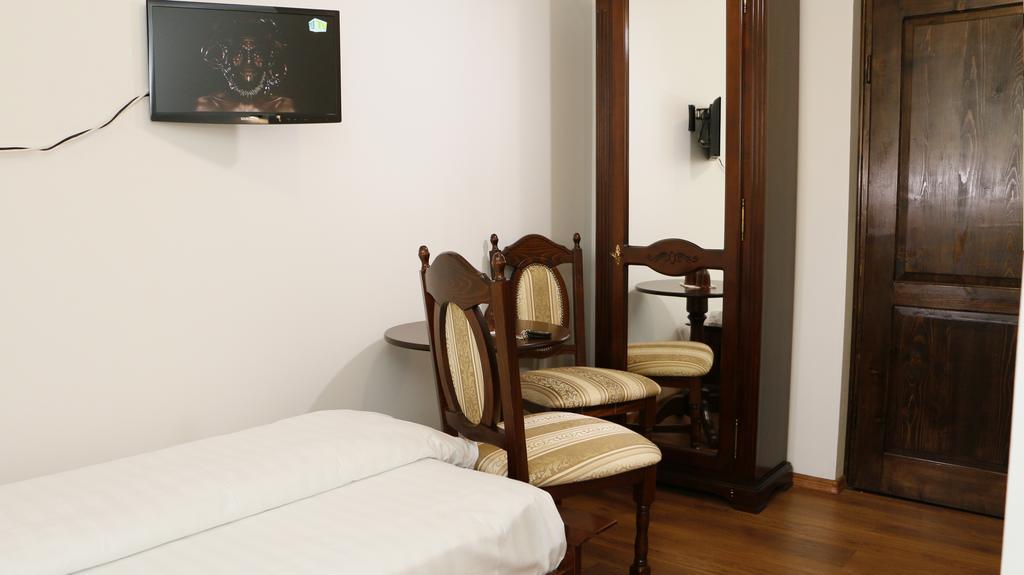 Hanu Lui Gica Spa Satu Mare Habitación foto
