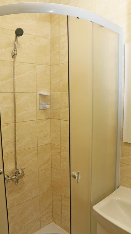 Hanu Lui Gica Spa Satu Mare Habitación foto